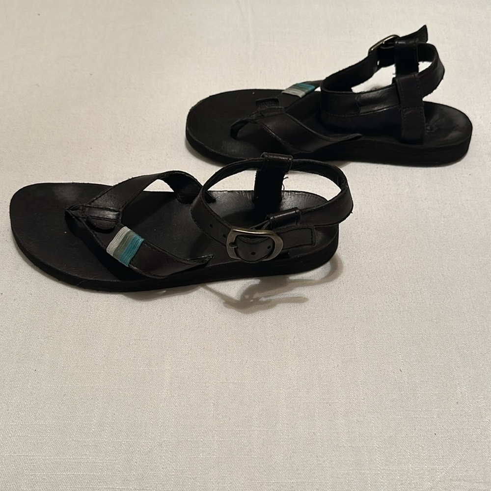 Black Teva sandals 🖤 - Picture 3 of 6